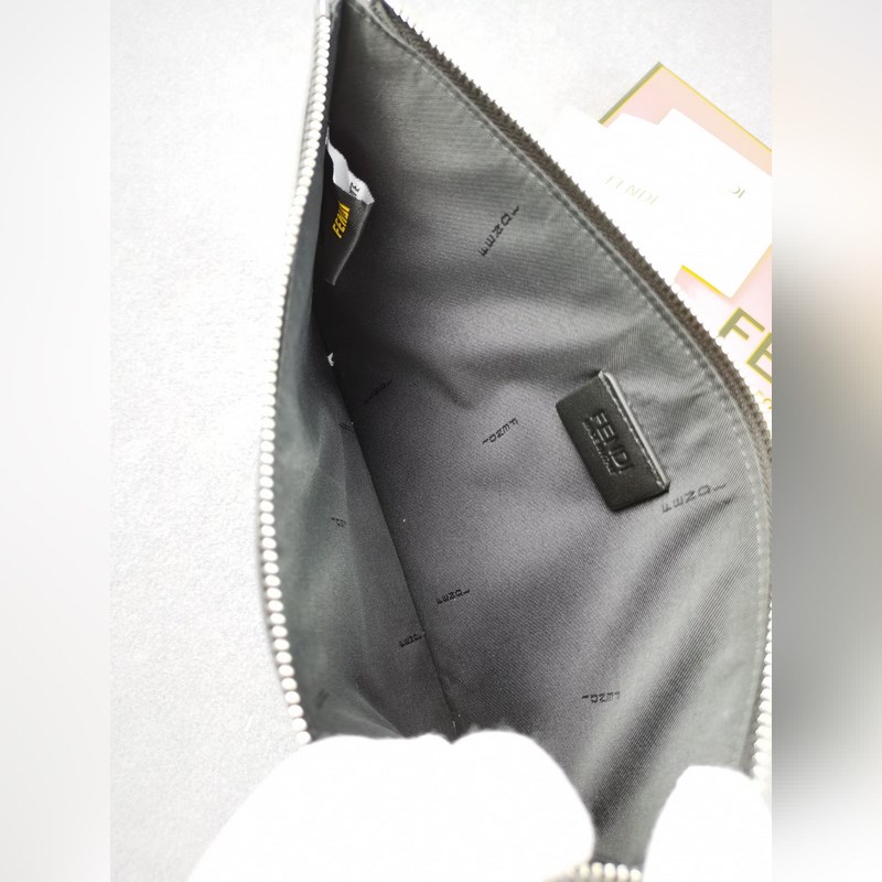 品牌：  fendi  芬迪款號：  絲印鋼印手包貨號：  168568顔