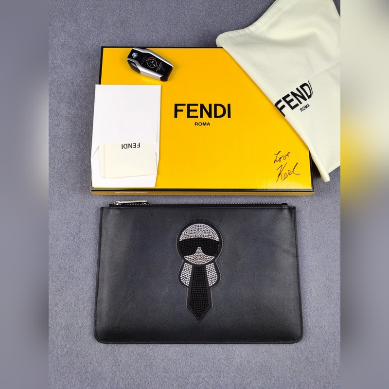 品牌：  fendi  芬迪款號：  水鑽老佛爺手包貨號：  168568