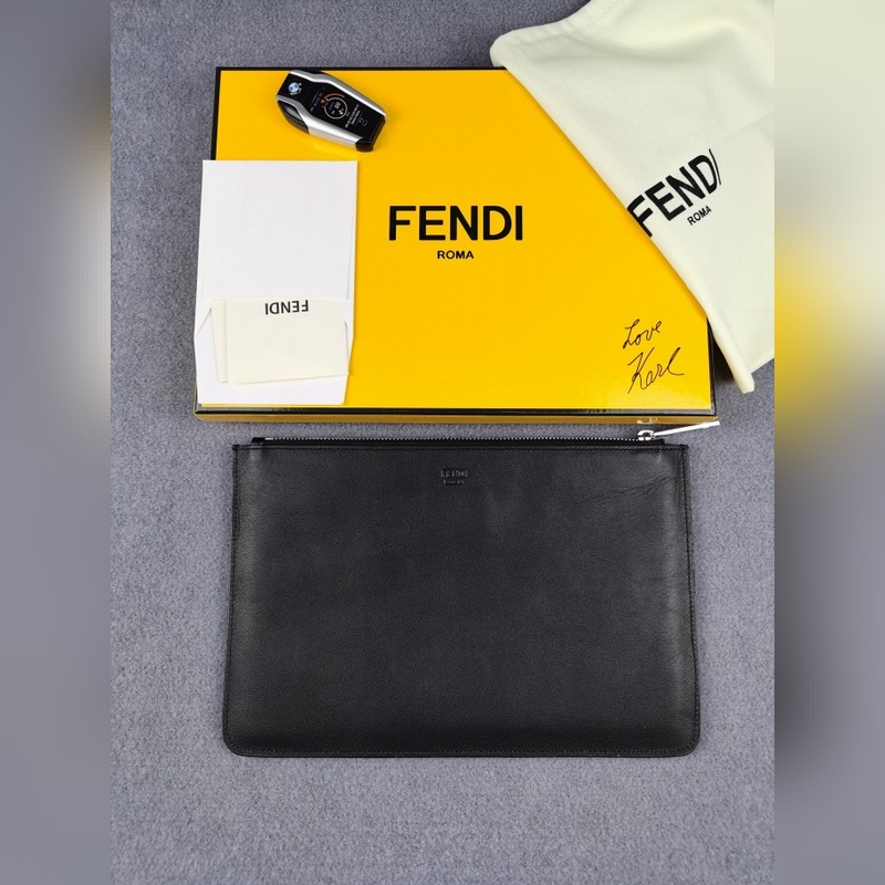 品牌：  fendi  芬迪款號：  水鑽老佛爺手包貨號：  168568