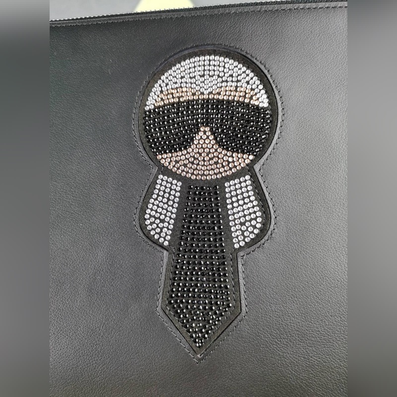 品牌：  fendi  芬迪款號：  水鑽老佛爺手包貨號：  168568