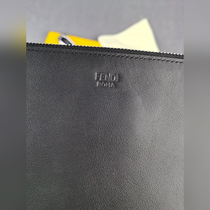 品牌：  fendi  芬迪款號：  水鑽老佛爺手包貨號：  168568