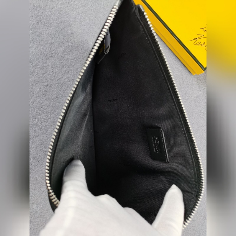 品牌：  fendi  芬迪款號：  水鑽老佛爺手包貨號：  168568