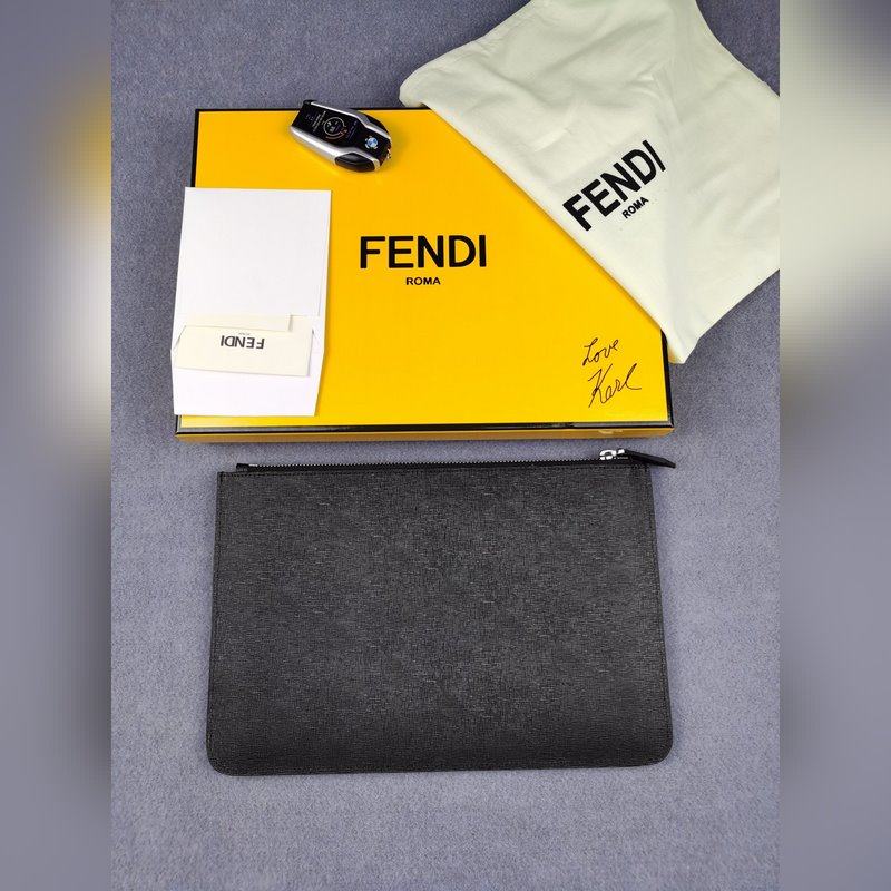品牌：  fendi  芬迪款號：  老佛爺手包貨號：  168568顔色