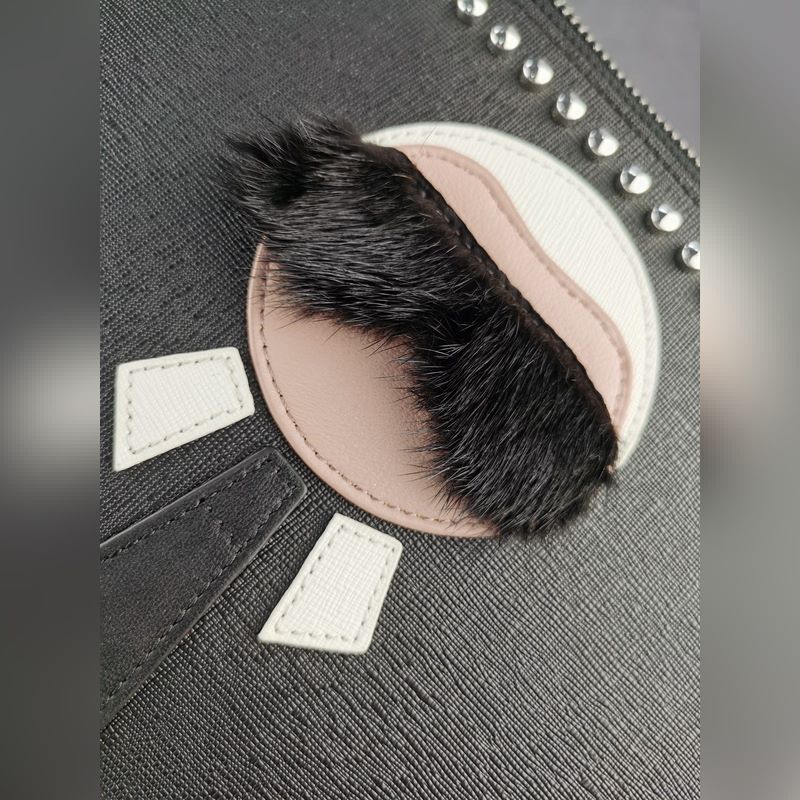 品牌：  fendi  芬迪款號：  老佛爺手包貨號：  168568顔色