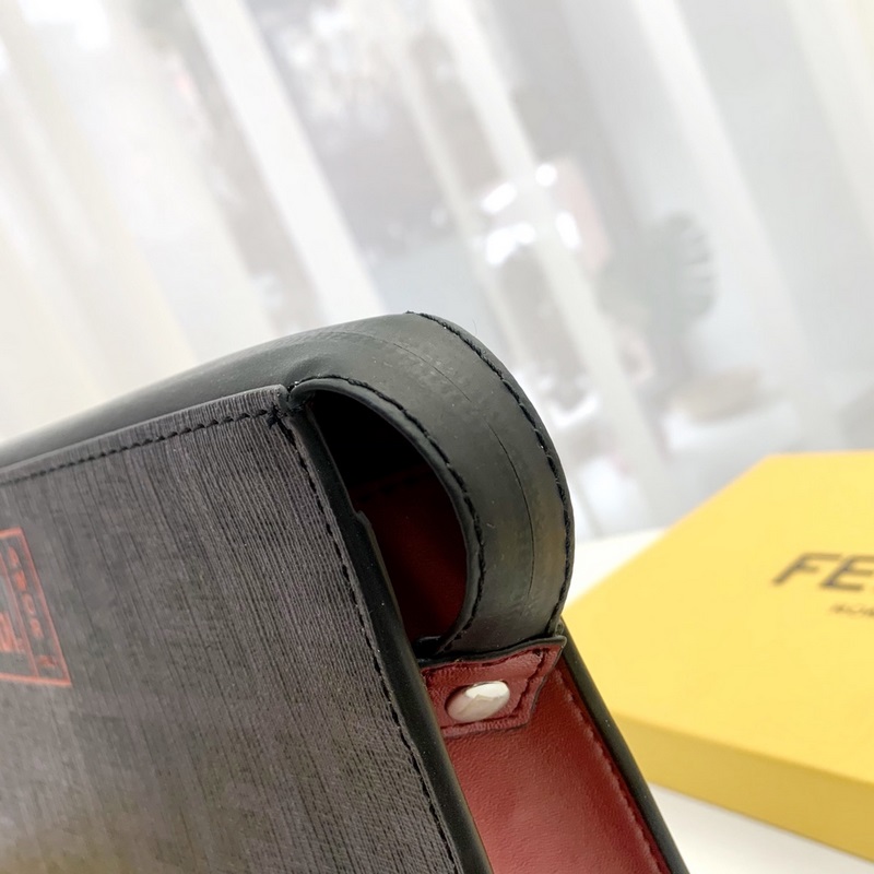 芬迪，進(jìn)口pvc，原版五金感真棒。頂級(jí)設(shè)計(jì)師打造休閑風(fēng)格制作超順滑拉鍊、頂級(jí)油邊