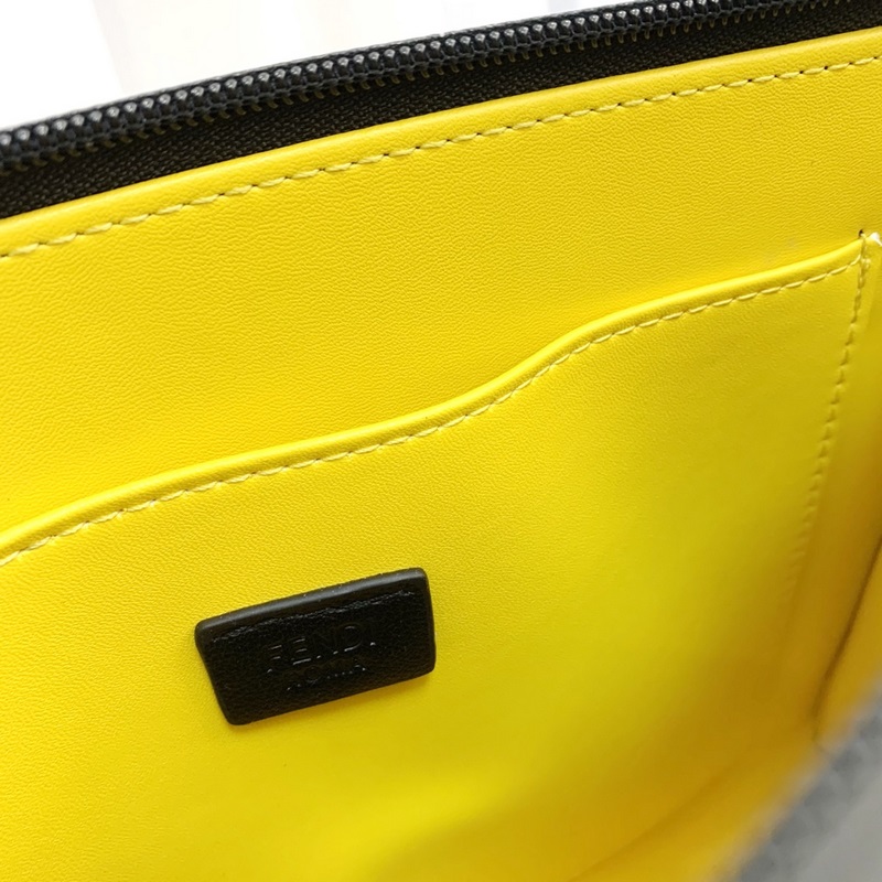 芬迪，進(jìn)口pvc，原版五金感真棒。頂級(jí)設(shè)計(jì)師打造休閑風(fēng)格制作超順滑拉鍊、頂級(jí)油邊