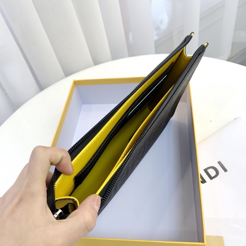 芬迪，進(jìn)口pvc，原版五金感真棒。頂級(jí)設(shè)計(jì)師打造休閑風(fēng)格制作超順滑拉鍊、頂級(jí)油邊