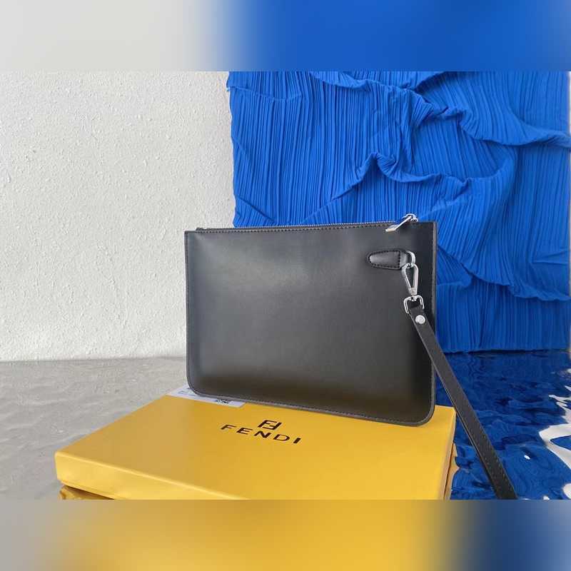 fendi 芬迪小怪獸牛皮手拿包 男士夾包 信封包 經典logo搭配原廠工藝材