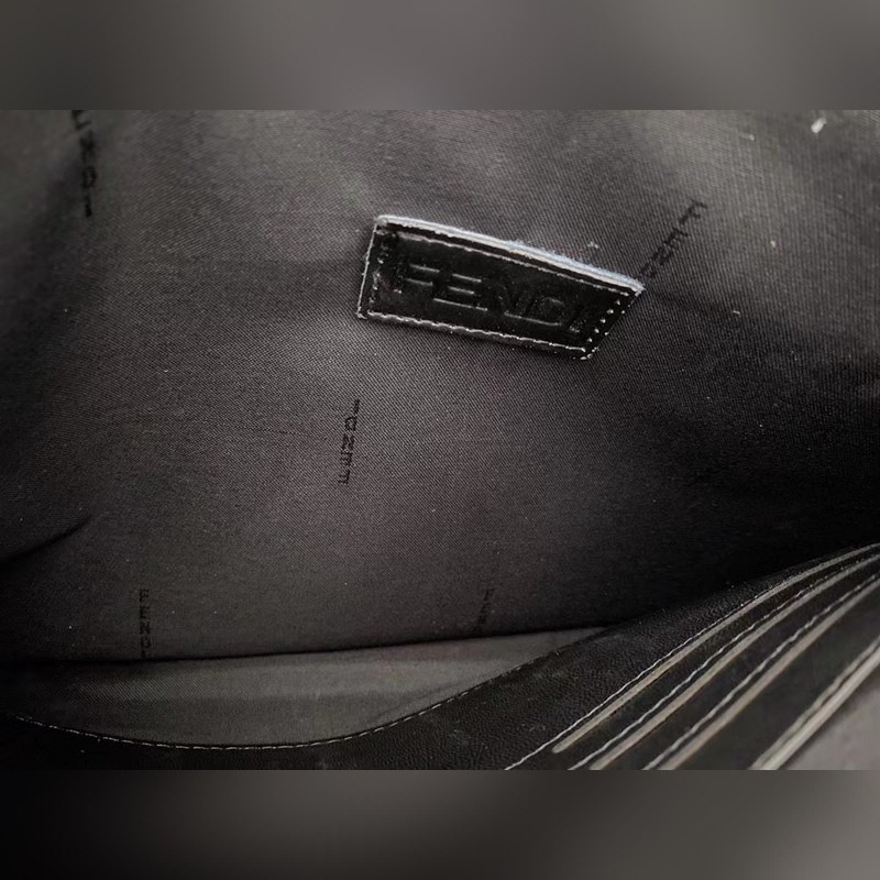 fendi 芬迪小怪獸牛皮手拿包 男士夾包 信封包 經典logo搭配原廠工藝材