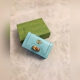 零錢包～錢包采用别緻的竹節鎖扣設計，突顯設計美感，由原工廠小牛皮制作而成，小身材