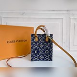 Nicolas Ghesquière 創意融合 Monogram 圖案和代表創始