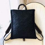 m58981，lv pillow 系列雙肩包選取 100％ 回收錦綸制成的 ec
