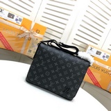 m44000小   尺寸：22x25x8cm采用正宗的monogram ecli