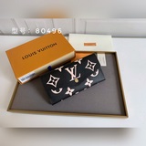 獨家實拍SARAH 錢夾 這款信封式錢夾以Monogram Empreinte
