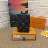 小卡夾Louis vuitton這款袋裝皮夾子設有七個夾層、可放信用卡、乘車卡、
