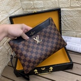 官網同步 采用精品專用料[耶]高端貨 拿到手就知皮質好，精鋼五金均有品牌logo