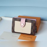 M69433 Juliette 錢夾以經典 Monogram 帆布烘托 Mono