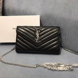 銀鍊羊皮！經典爆款 SAINT LAURENT 正面翻蓋皮夾，附可拆卸金屬鍊條，