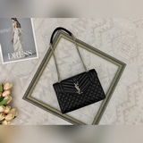 envelope medium bag   美出天際的ys.L菱格紋，魚子醬的質
