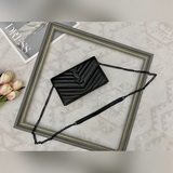 YSL－魚子醬配定制五金超級無敵實用的一款小包 肩帶拆掉可直接當手包用哦 采用進