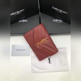 高品質 sain*t lauren*t魚子醬皮錢包，采用聯結金屬y*sl标志及提