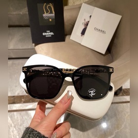 CHANEL 叮咚 你的夢中情鏡來了 ch編織腿新款 方形百搭暴擊少女心佩戴