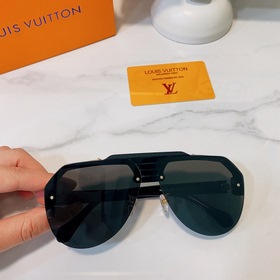 LOUIS VUITTON 型號：Z1902W  尺寸：66口12-145