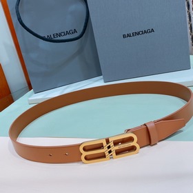 3.0cm寬巴黎世家Balenciaga  BB腰帶！！腰帶頭是純銅，錶面是鎏