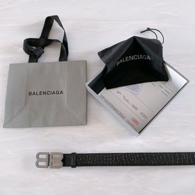 巴黎世家Balenciaga  BB腰帶！！腰帶頭是純銅，錶面是鎏金的工藝，不會