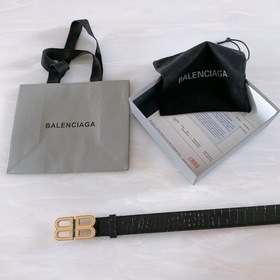 巴黎世家Balenciaga  BB腰帶！！腰帶頭是純銅，錶面是鎏金的工藝，不會