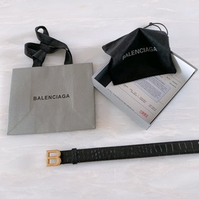 巴黎世家Balenciaga  BB腰帶！！腰帶頭是純銅，錶面是鎏金的工藝，不會