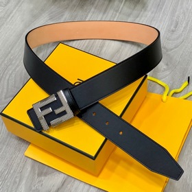 FENDI〈芬迪〉專櫃同款 寬3,8CM 雙面頭發層牛皮制成 搭配經典FF鋼扣 