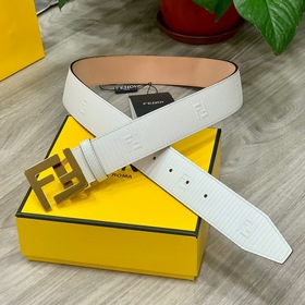FENDI〈芬迪〉專櫃同款 寬4.0cm 雙面頭發層牛皮制成 搭配經典FF鋼扣 