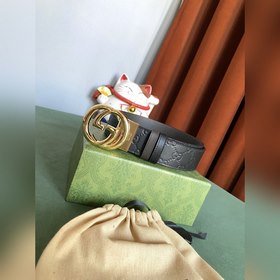 GUCCI古綺 3,7寬雙面腰帶，一側為Gucci Signature皮革，反面
