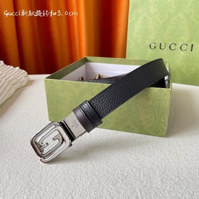 Gucci 新品 一面經典黑色荔枝紋另一面深咖色小牛皮 搭配可旋轉精品銅扣 雙面