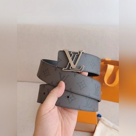 品牌：路易威登  尺寸：40mm 正品尺寸 五金材質：精品純鋼扣，真空電鍍，
