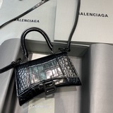 【mini號】Balencia巴黎家，本季重磅【鳄魚黑配黑扣】沙漏包，獨特的标志