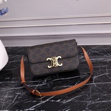 CELINE 秀場新品｜小號牛皮小款腋下包，牛皮材質，肩背，搭配TRIOMPHE