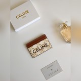 塞林CELINE印花标志卡包，塗層帆布，真皮包邊 款號：10B702   尺寸：