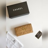 chane香奈兒經典兩折長款錢包，款號a50096頂級皮料五金，菱格紋路.原版品