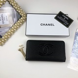 chanel官網經典款款號6616#，采用進口牛皮電壓小方格單拉錢包黑、粉、紅、