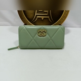 chanel 香奈兒專櫃款  小羊皮拉鍊錢夾  進囗小羊皮，高端抽繩五金，做工精