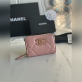 chanel 新款大菱格小拉鍊零錢包到貨！頂級材質！搭配luogo很時尚！細節美
