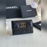 CHANEL 新款口蓋零錢包[色][色][色]今年最新logo搭配大菱格，采用進