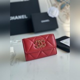 CHANEL 新款口蓋零錢包[色][色][色]今年最新logo搭配大菱格，采用進