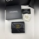 新款  chanel  大格子短三折錢包到貨，款號ap0956純山羊皮質！配新款