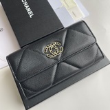 chanel香奈兒永恒的經典，款號：50096 采用進口魚子醬牛皮， 配置金色五
