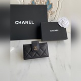 CHANEL   魚子醬 小香風琴卡包[色]這款卡包與普通卡包不同，一個風琴設計