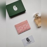 GOYARD戈雅經典Saint-Sulpice 卡夾的設計小巧緊湊，其中部口袋可