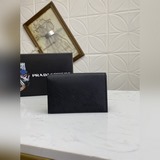 PRADA爆款男士卡包專櫃最新款式，官網同步，正品開發，型號2MC122#。顔色